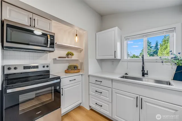 $549,000 | 12542 50th Place South, Tukwila, WA 98178