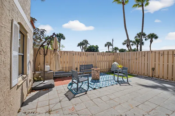 $2,600 | 4310 Village Drive, Unit D, Delray Beach, FL 33445