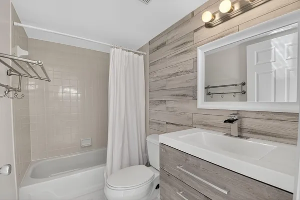 $2,600 | 4310 Village Drive, Unit D, Delray Beach, FL 33445