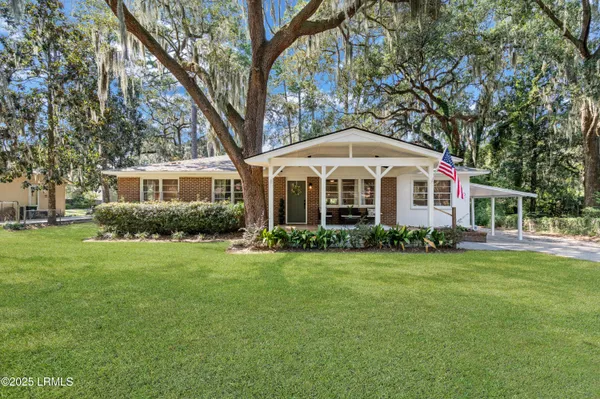 $539,000 | 510 Center Drive West, Beaufort, SC 29902