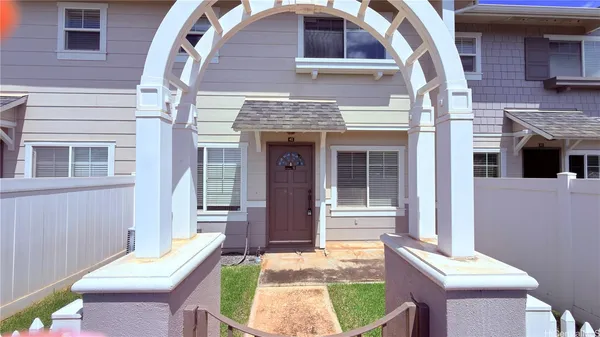 $3,300 | 91-1031 Kaimalie Street, Unit 4T2, Ewa Beach, HI 96706