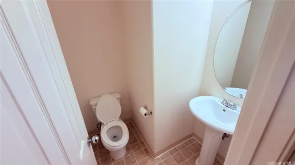 $3,300 | 91-1031 Kaimalie Street, Unit 4T2, Ewa Beach, HI 96706