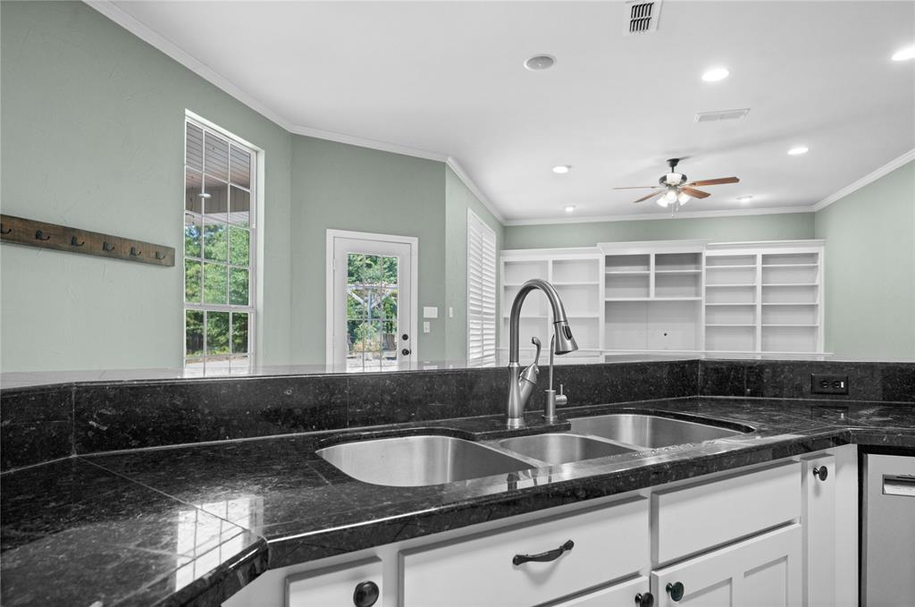 10377 Mountain View Road Whitehouse, TX 75791 - Photo 16 of 40