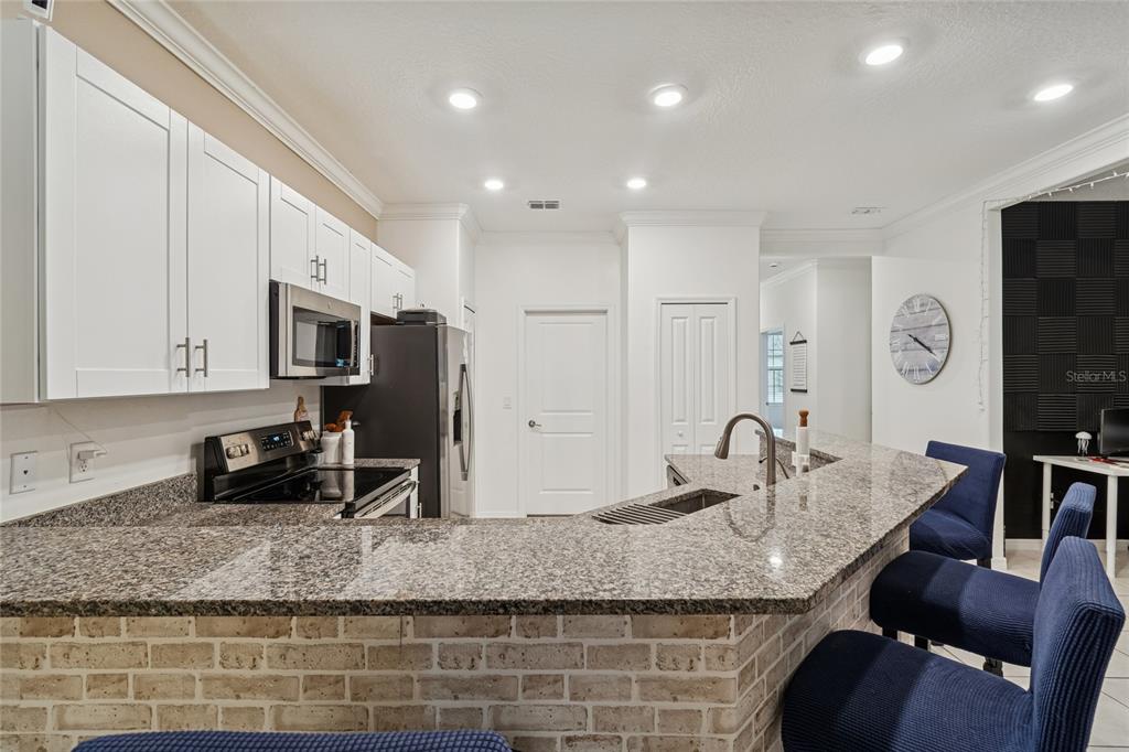 6773 Ripple Pond Loop Zephyrhills, FL 33541 - Photo 10 of 41