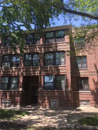 $1,700 | 2204 West Berteau Avenue, Unit 1, Chicago, IL 60618