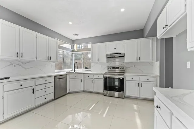 $3,550 | 12425 Durango Drive, Victorville, CA 92392