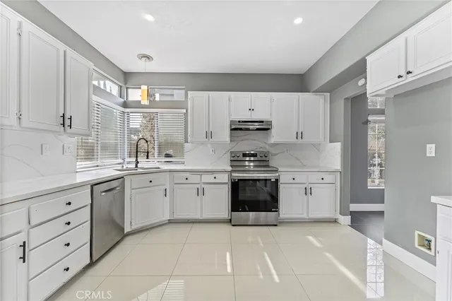 $3,550 | 12425 Durango Drive, Victorville, CA 92392