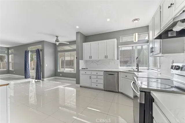 $3,550 | 12425 Durango Drive, Victorville, CA 92392