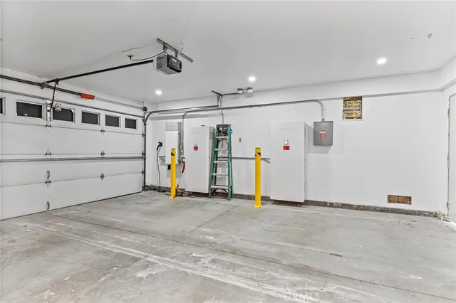 $3,550 | 12425 Durango Drive, Victorville, CA 92392