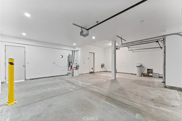 $3,550 | 12425 Durango Drive, Victorville, CA 92392