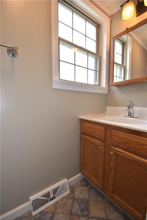 3478 Evergreen Road Pittsburgh, PA 15237 - Photo 11 of 25 First floor bathroom