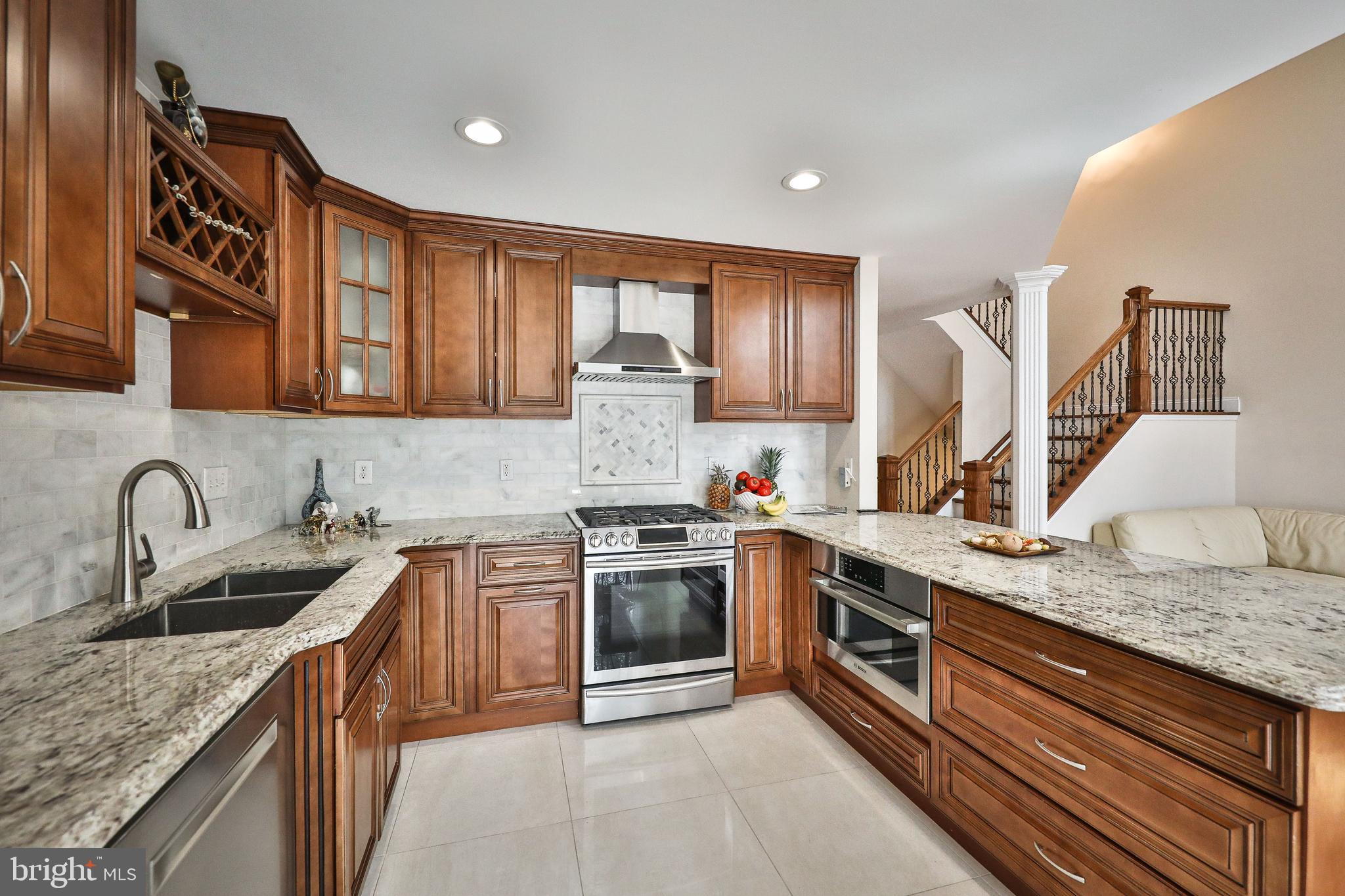 37 Simons Way Huntingdon Valley, PA 19006 - Photo 3 of 34 Gallery Image 3