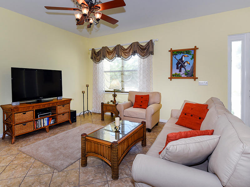 11 Abaco Road Key Largo, FL 33037 - Photo 3 of 15 Living Area