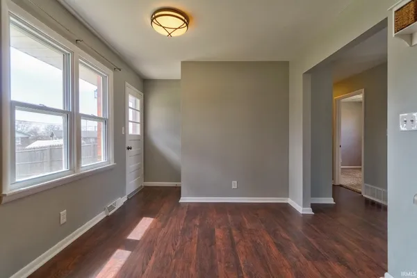 $209,900 | 330 Vista Drive, Mount Vernon, IN 47620