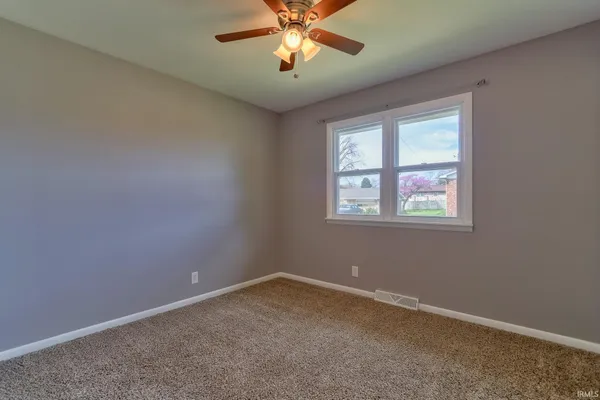 $209,900 | 330 Vista Drive, Mount Vernon, IN 47620