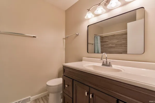 $209,900 | 330 Vista Drive, Mount Vernon, IN 47620