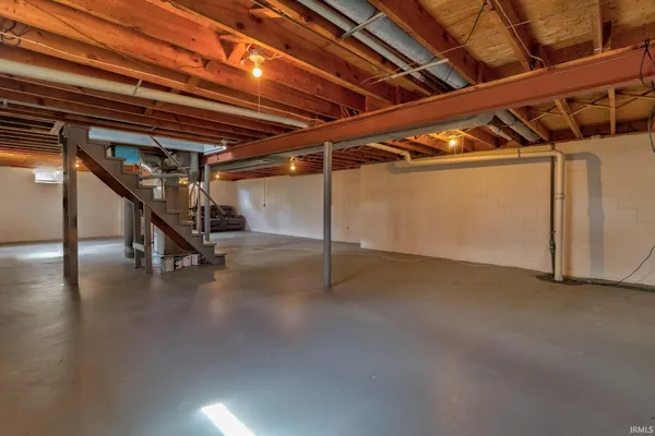 $209,900 | 330 Vista Drive, Mount Vernon, IN 47620