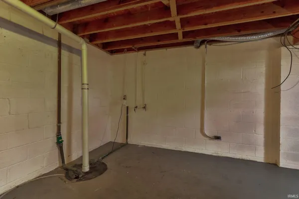 $209,900 | 330 Vista Drive, Mount Vernon, IN 47620