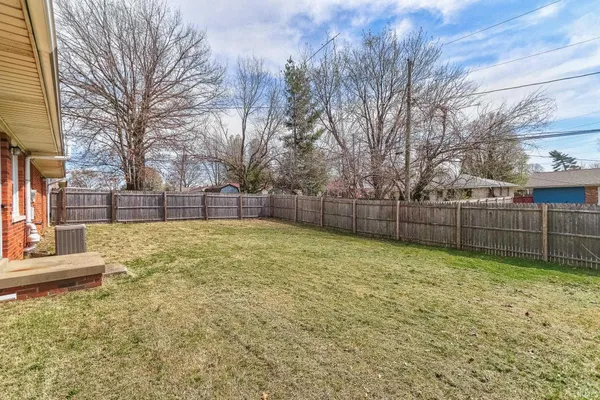 $209,900 | 330 Vista Drive, Mount Vernon, IN 47620