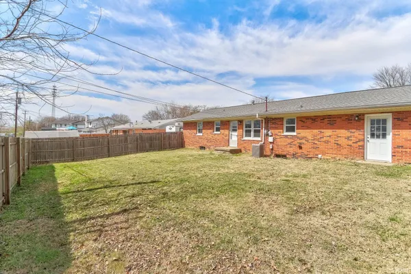 $209,900 | 330 Vista Drive, Mount Vernon, IN 47620