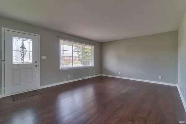 $209,900 | 330 Vista Drive, Mount Vernon, IN 47620