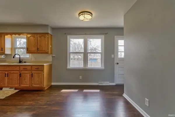 $209,900 | 330 Vista Drive, Mount Vernon, IN 47620