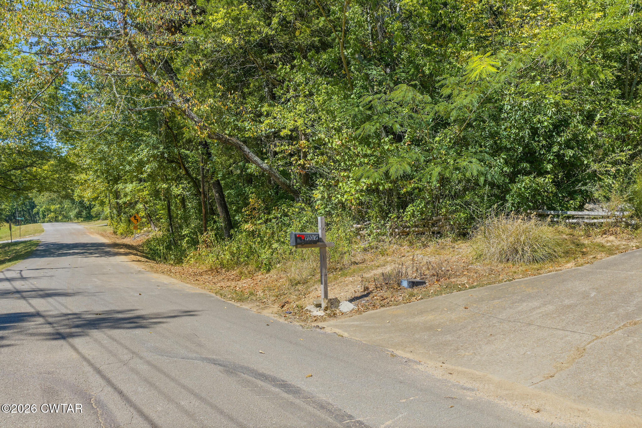 9512 Mt Carmel Road Decaturville, TN 38329 - Photo 17 of 38 DJI_20260930123742_0413_D