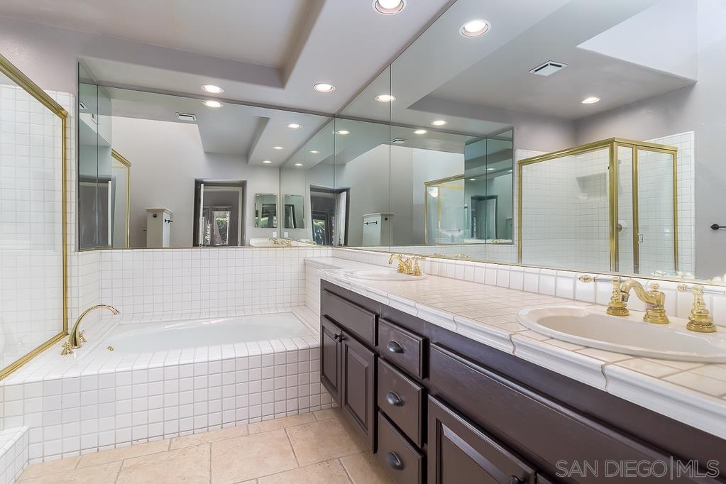 15303 Via Simpatico Rancho Santa Fe, CA 92091 - Photo 13 of 25 Gallery Image 13