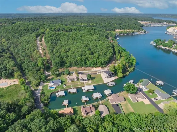$850,000 | Mistwood Moorings On Mistwood Moorings On Mistwood Bluff Road, Camdenton, MO 65020
