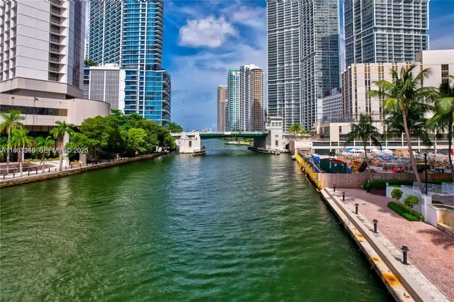 $4,350 | 31 Southeast 5th Street, Unit 3716, Miami, FL 33131