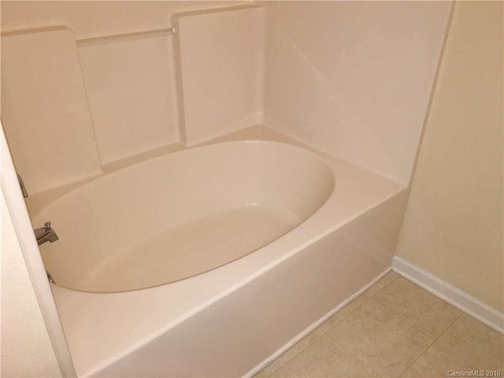 3062 Priory Ridge Drive Fort Mill, SC 29707 - Photo 19 of 24 a close up of a bathtub