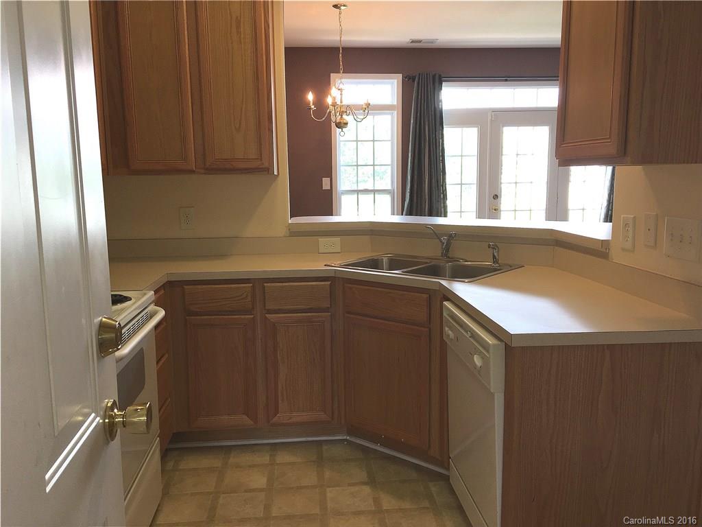 3062 Priory Ridge Drive Fort Mill, SC 29707 - Photo 5 of 24 a kitchen with a sink and cabinets