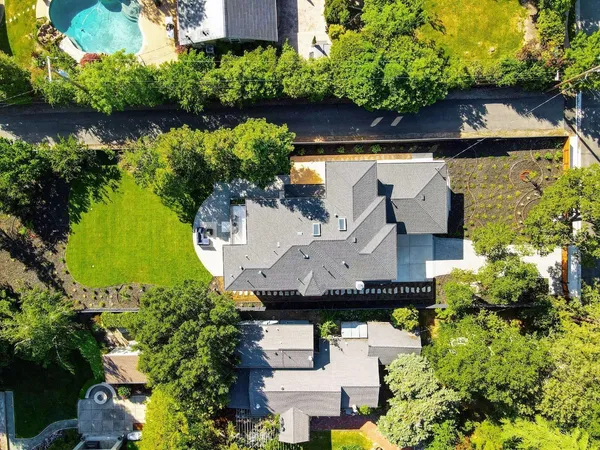 $2,499,000 | 1066 Larch Avenue, Moraga, CA 94556