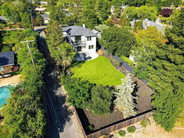 $2,499,000 | 1066 Larch Avenue, Moraga, CA 94556