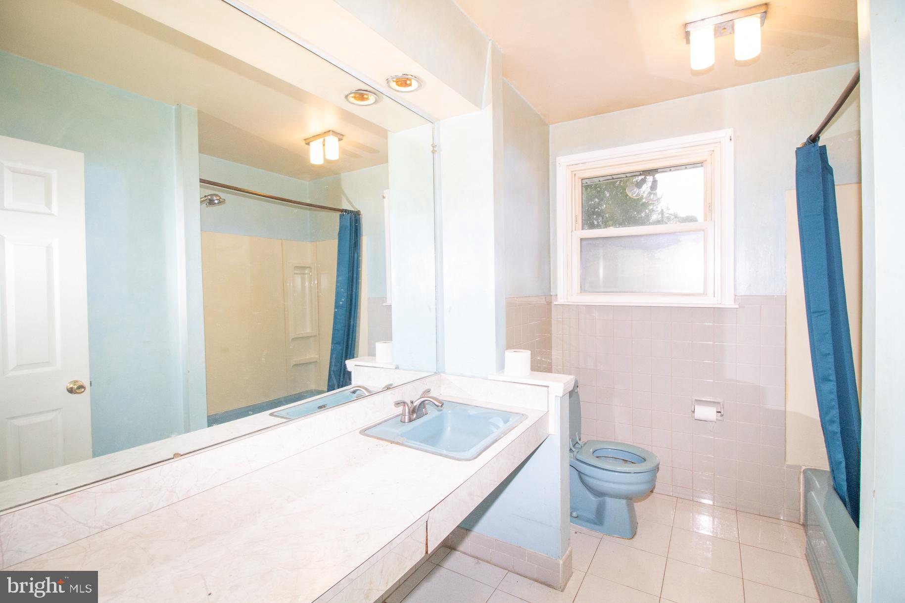 9951 Hardy Road Philadelphia, PA 19115 - Photo 7 of 22 Gallery Image 7