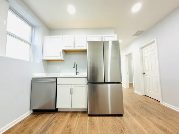 $1,950 | 2344 West Cortez Street, Unit GS, Chicago, IL 60622