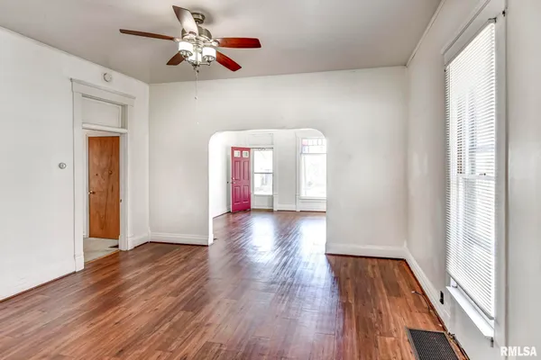 $85,000 | 803 East Park Street, Taylorville, IL 62568