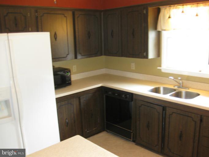 3644 Hoffman Mill Road Hampstead, MD 21074 - Photo 1 of 22 Kitchen