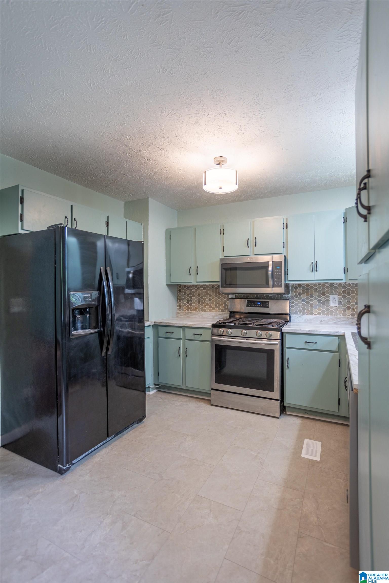213 Bates Street Weaver, AL 36277 - Photo 9 of 47
