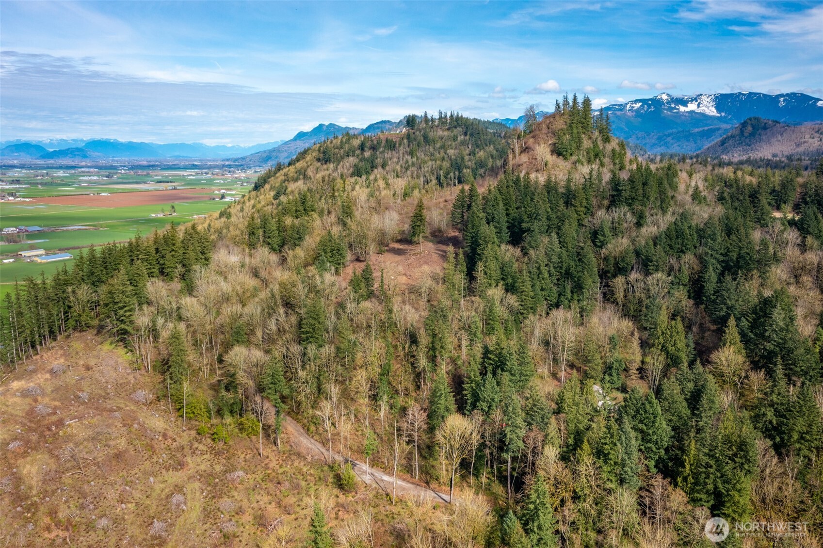 48-xx Reese Hill Road Sumas, WA 98295 - Photo 16 of 22 a view of a city with an ocean