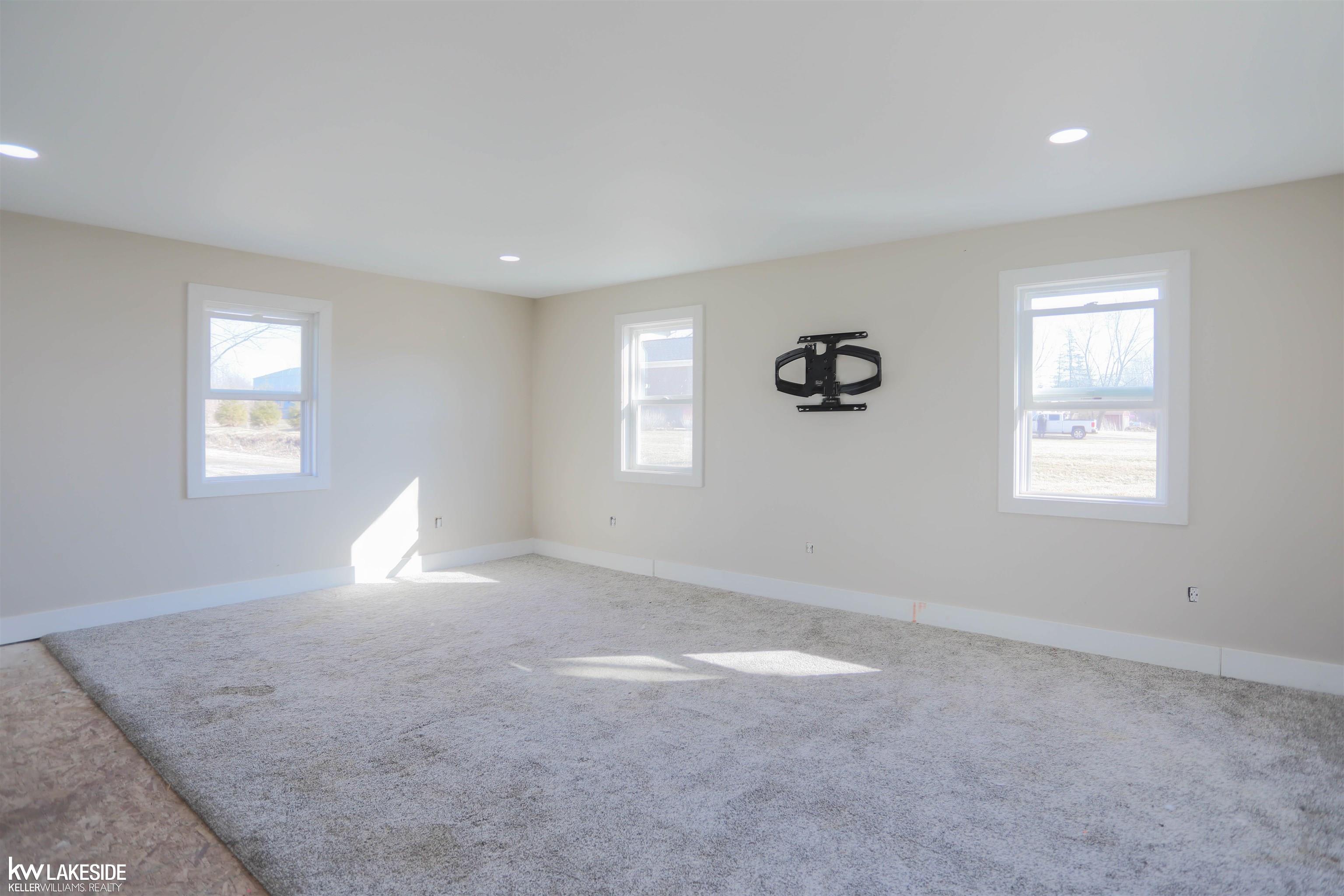 20195 32 Mile Road Armada, MI 48005 - Photo 5 of 31 50173917-d7c937fb-b7e8-4caa-b1c7-51795ce2815b.JPG