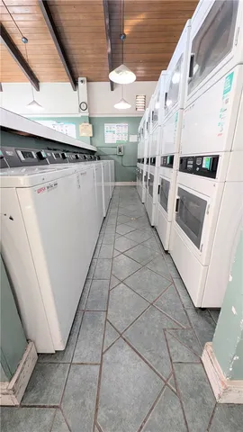 a view of a utility room with washer and dryer