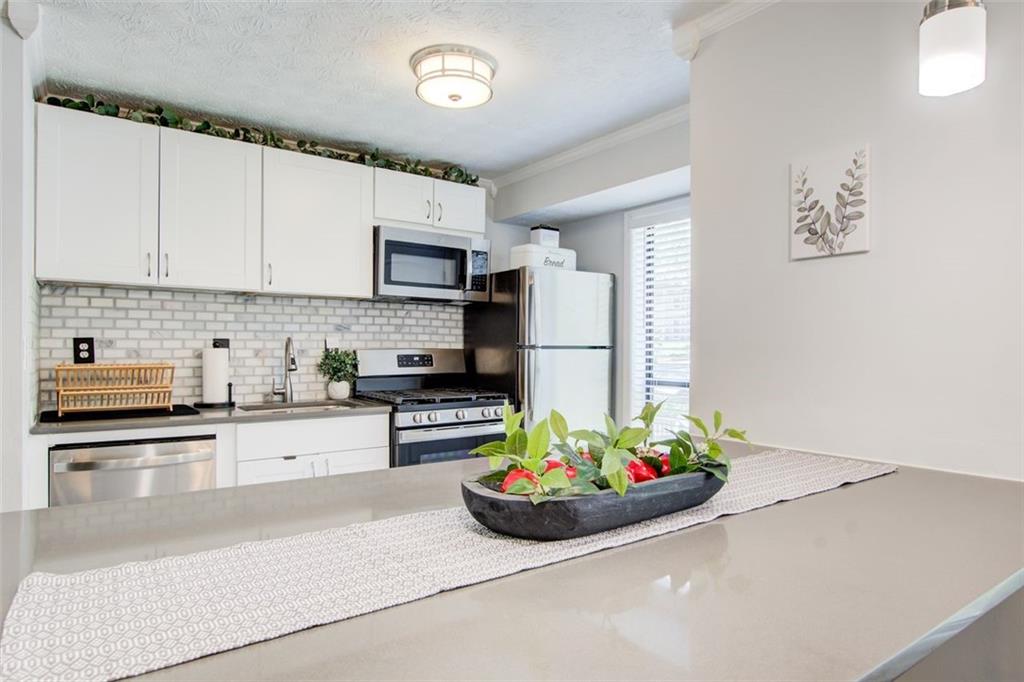 508 Wynnes Ridge Circle Southeast Marietta, GA 30067 - Photo 10 of 40