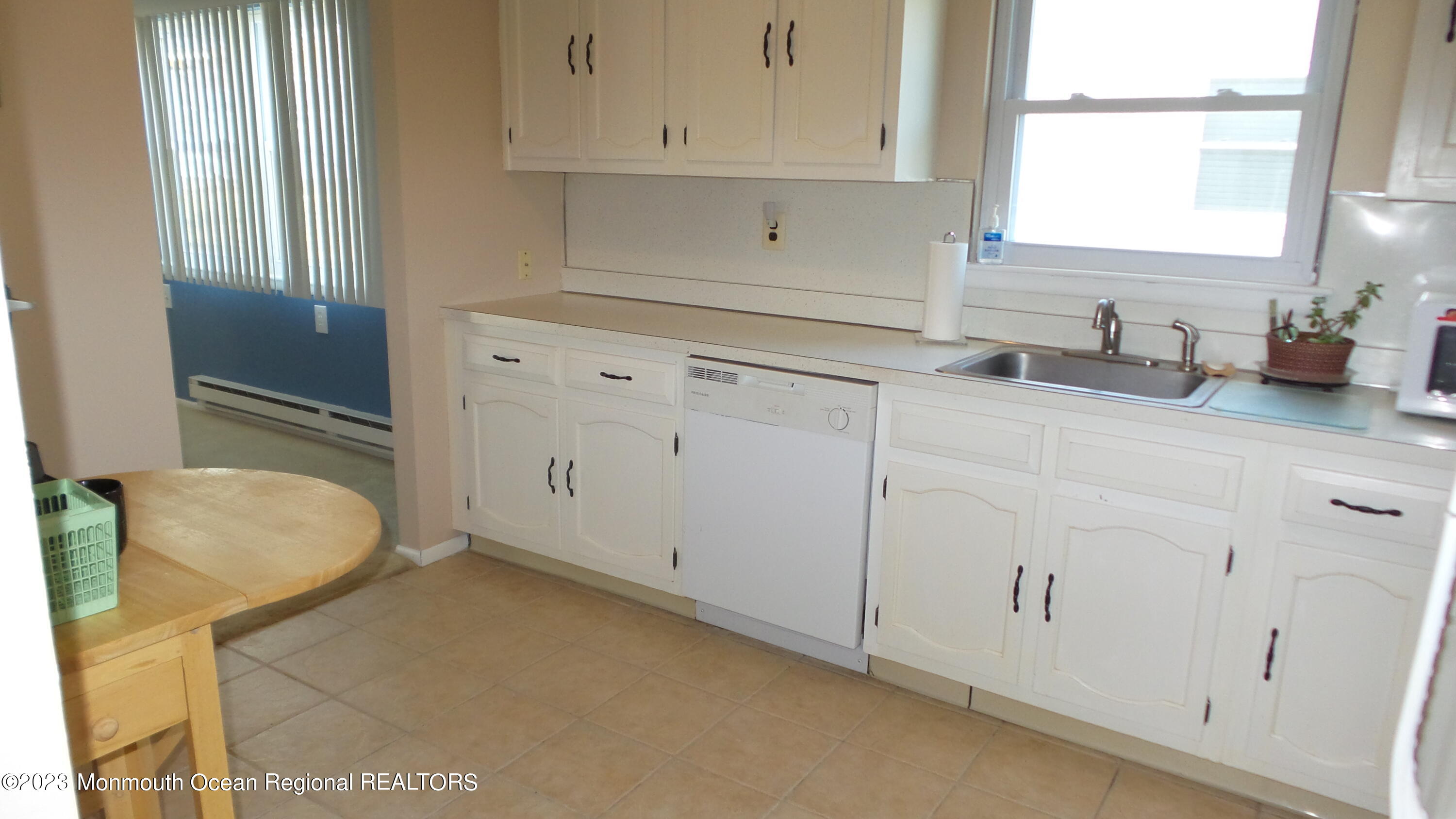 17 Blake Circle Brick, NJ 08724 - Photo 4 of 18 20230127_104358