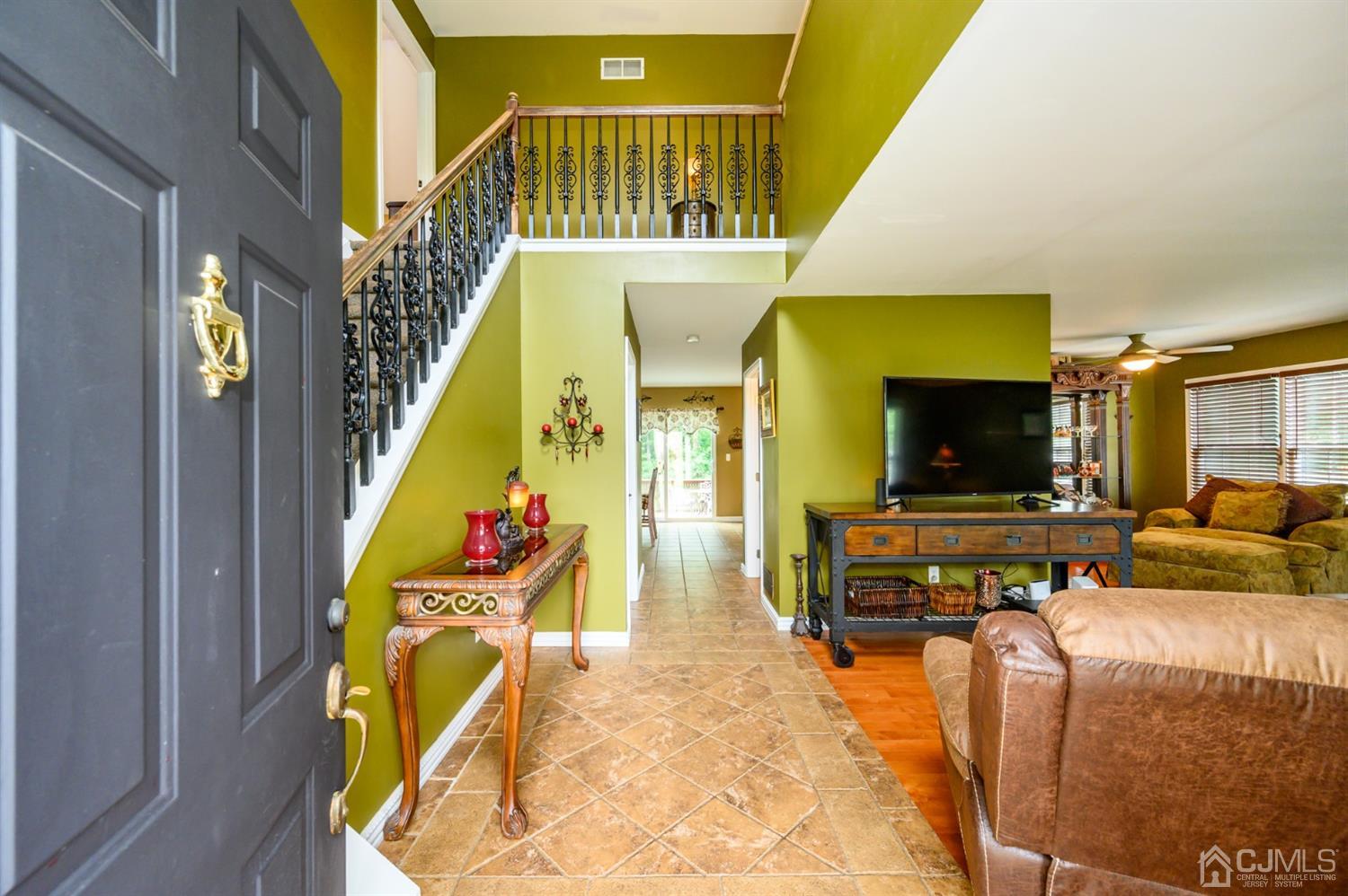 373 Yeoman Road Manahawkin, NJ 08050 - Photo 4 of 33 Gallery Image 4