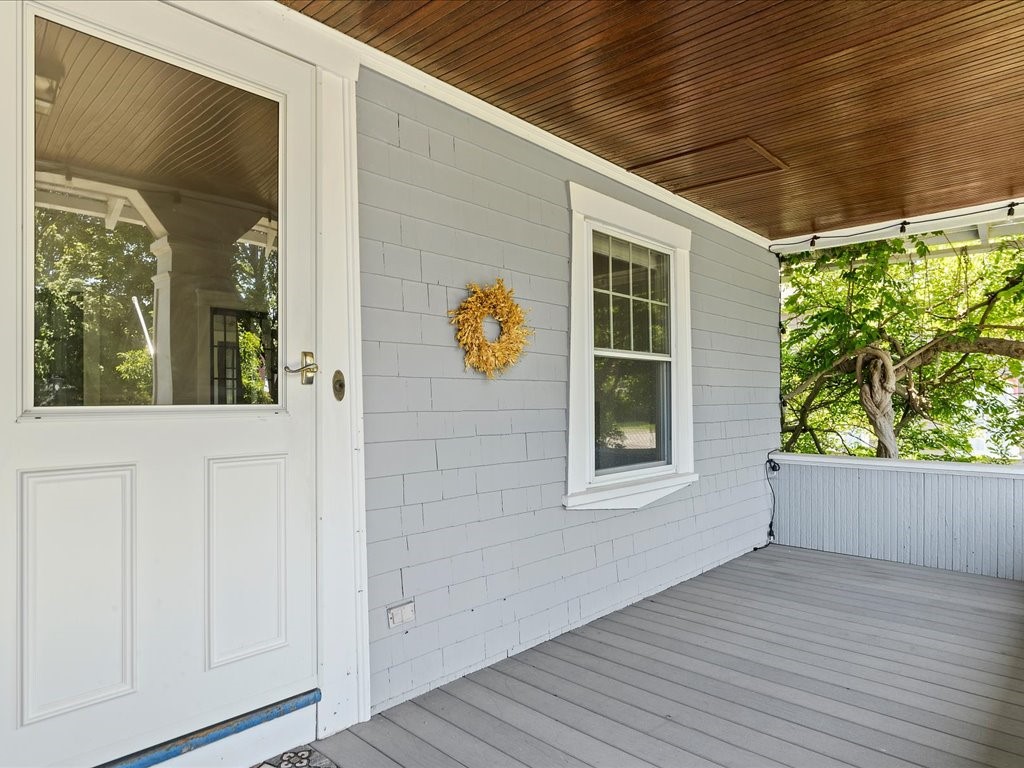 1102 Buttonwoods Avenue Warwick, RI 02886 - Photo 11 of 17