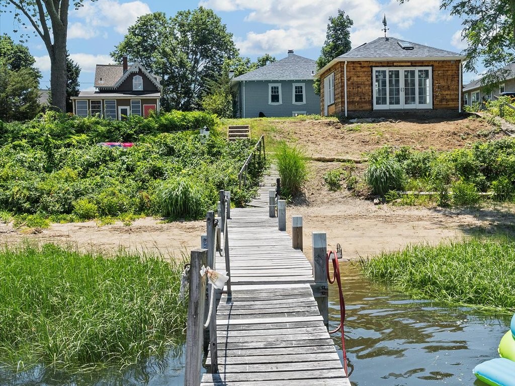 1102 Buttonwoods Avenue Warwick, RI 02886 - Photo 15 of 17