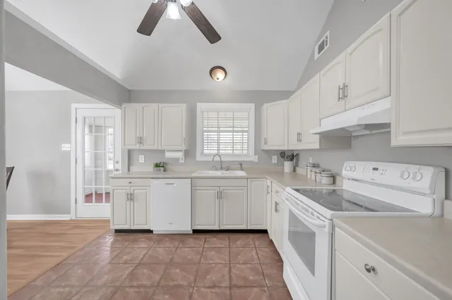 $200,000 | 392 Timber Bay Drive, Trinity, TX 75862