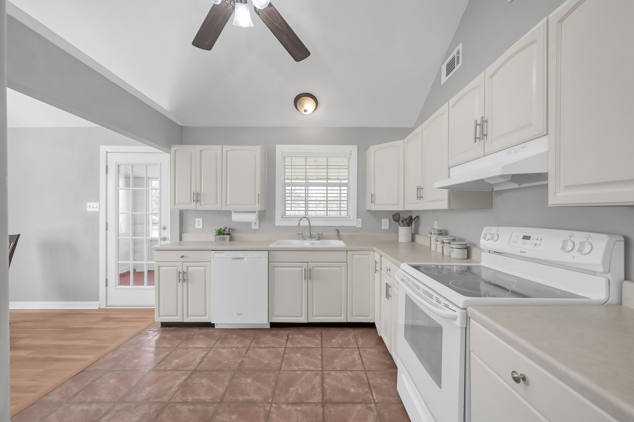 392 Timber Bay Drive Trinity, TX 75862 - Photo 13 of 32