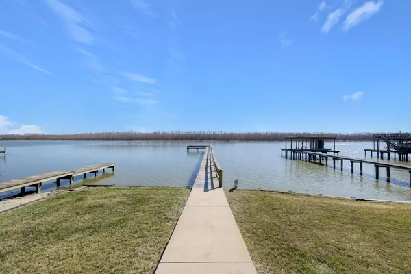 $200,000 | 392 Timber Bay Drive, Trinity, TX 75862